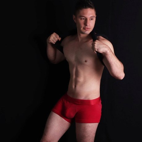 Pablo Alvarez 完璧なスター 画像