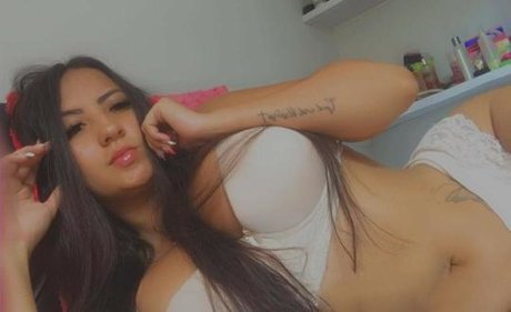Paolitha rojas かわいいスター アーカイブ