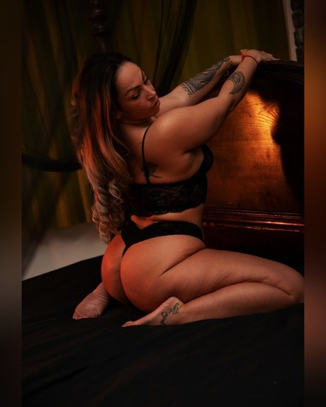 aleeexa 美しいポルノスター 写真