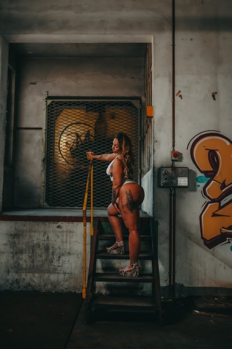 aleeexa トップポルノスター 写真