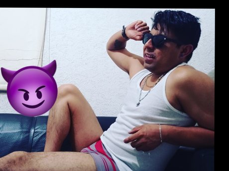 ALAN RO セクシーなスター 写真