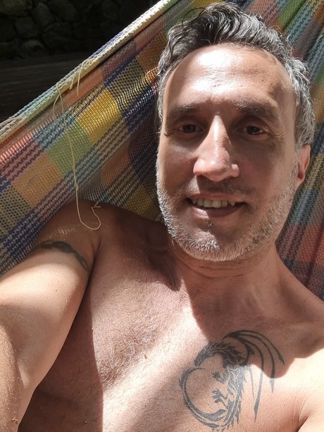 Pene Venoso Latino エロティックなポルノスター 写真