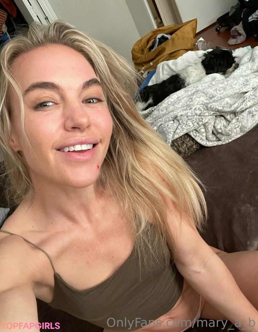 フィットネス エボニー オンリーファンズ ベスト 写真