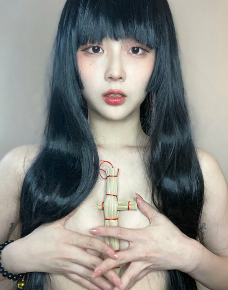 Jang Joo 裸のスター 画像