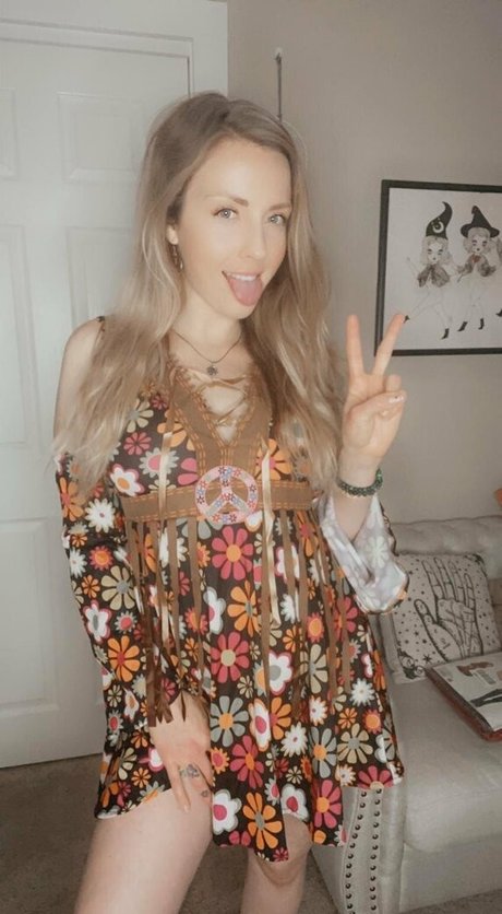 karlakush420 ヌードモデル 画像