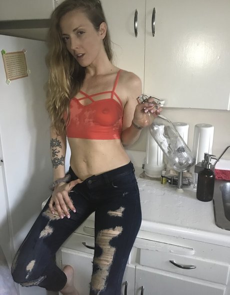 karlakush420 完璧なポルノスター 写真
