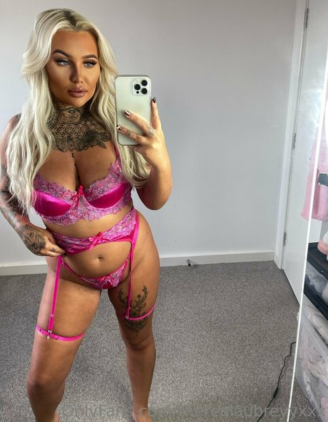 inkedblondieeee ホットなモデル ギャラリー