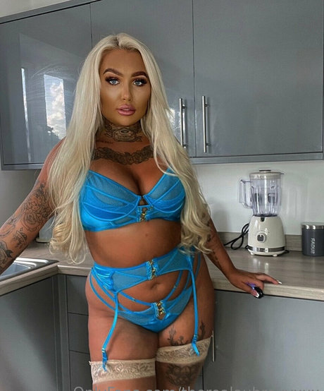 inkedblondieeee HDモデル 画像