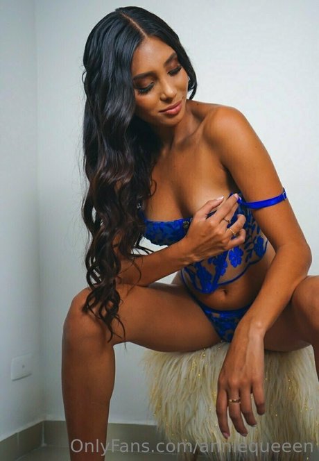 anniequeeen ポルノスター アート ギャラリー