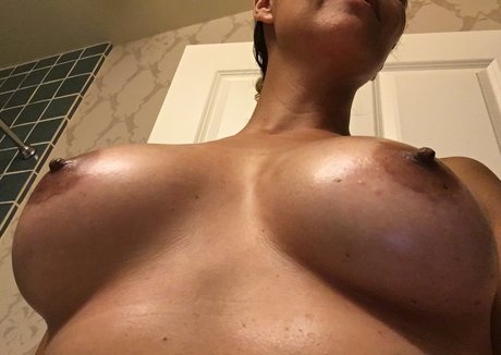 thedanavespoli スター ヌード 写真