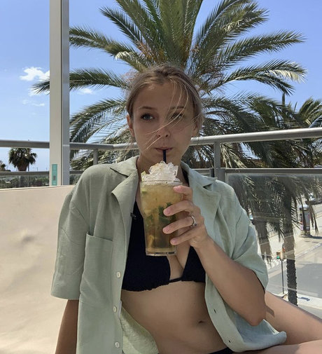 Romane Salvetti 無料スター 写真