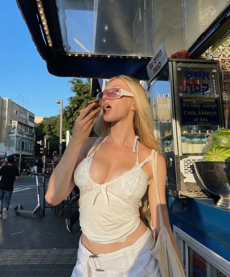 sophia ilysm ポルノモデル 写真