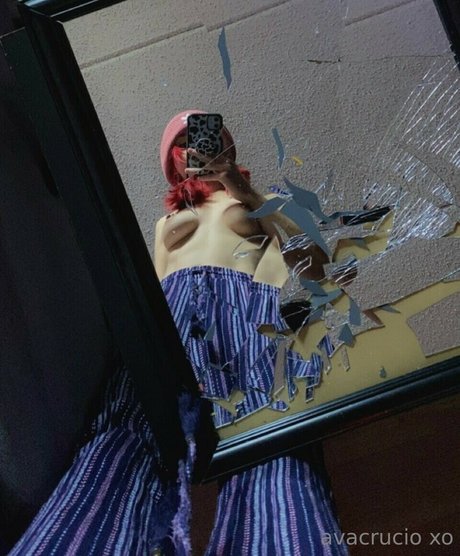 avacrucio 美しいモデル 写真