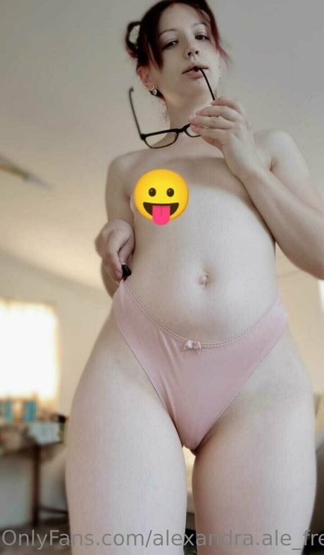 alexandra ale free スター ヌード 写真