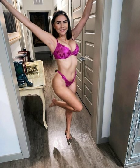 Maddy Mahmoudi HDスター 写真