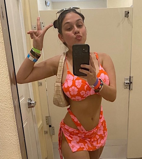 Maddy Mahmoudi アダルトスター 写真
