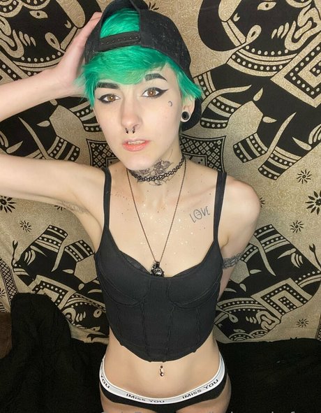 baby pale free ヌードモデル 写真