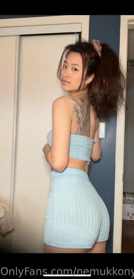 nemukkonyago トップモデル 写真
