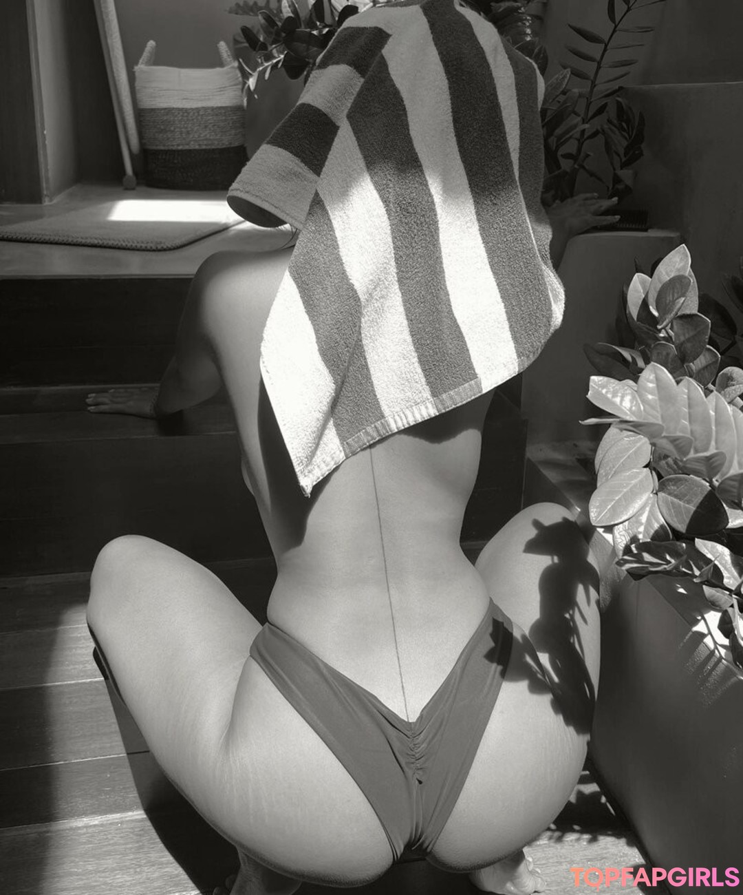 Leahooo ヌード女優 写真