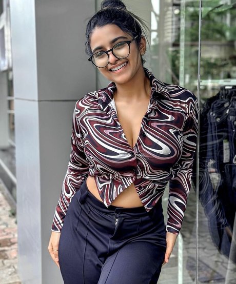 Suhana Khan セクシーなポルノスター 画像