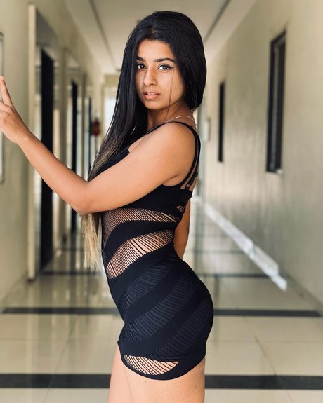 Suhana Khan 無料モデル 写真