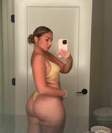 Emely Hernandez ポルノスター 裸 画像