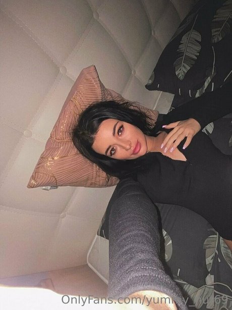 yummy kris69 高品質のポルノスター 画像
