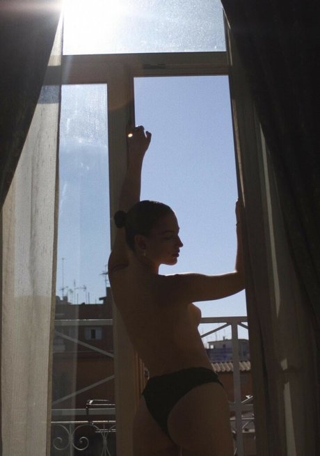 Ava Pearlman アダルトモデル 画像