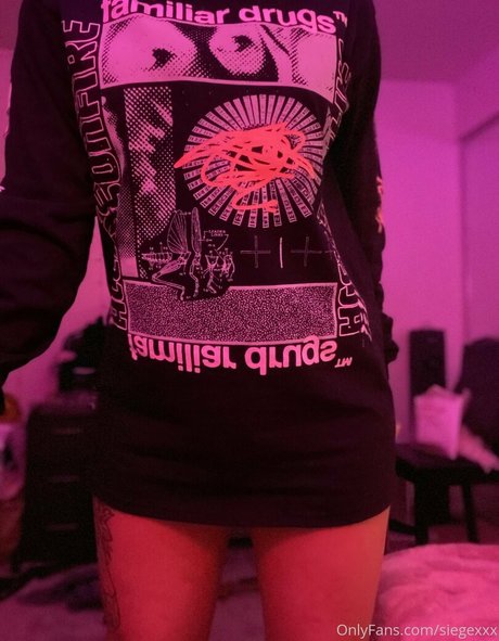 undersiegexo セクシー女優 写真
