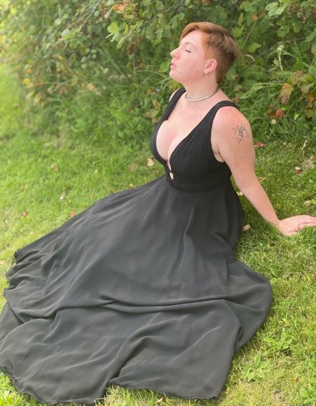 irisjaxx665 かわいいモデル 写真