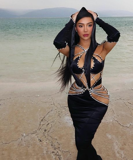 Nikita Dragun HDスター 写真