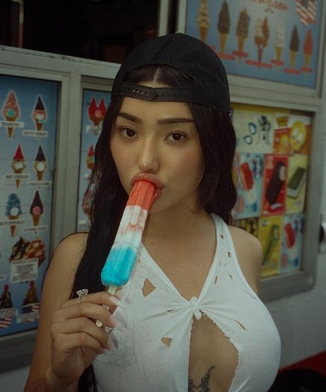 Nikita Dragun HDスター 画像