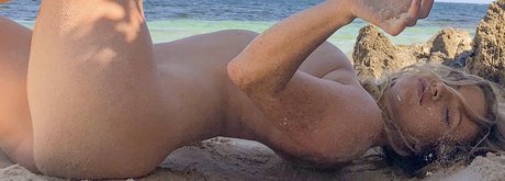 GINGERPUSS エロティックなスター 画像
