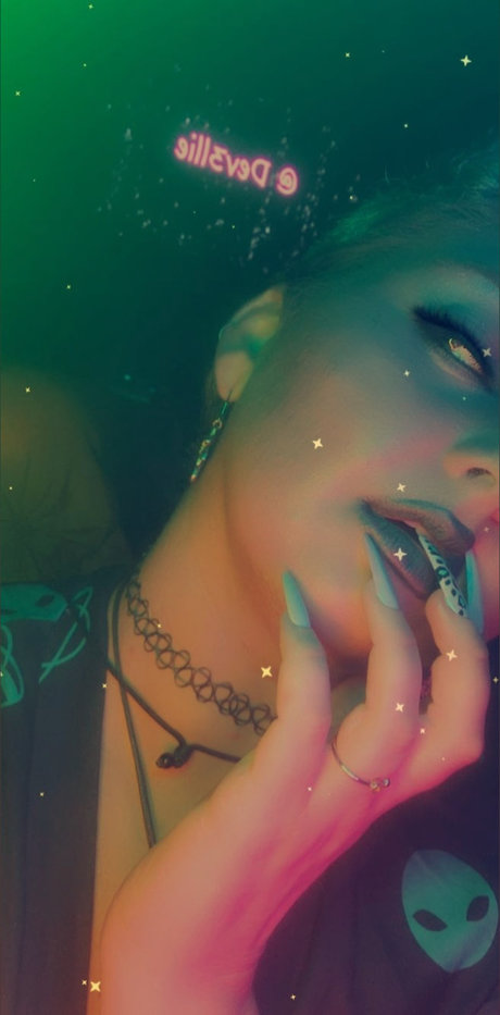 Sage Deville アダルトスター 画像