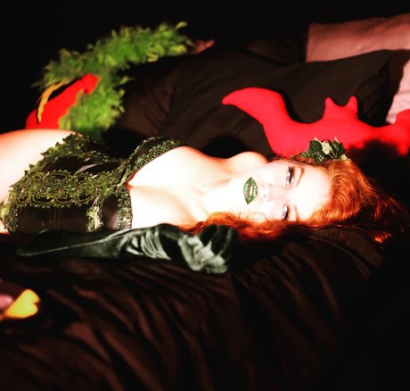 Ruby Rapture Burlesque ポルノモデル 写真