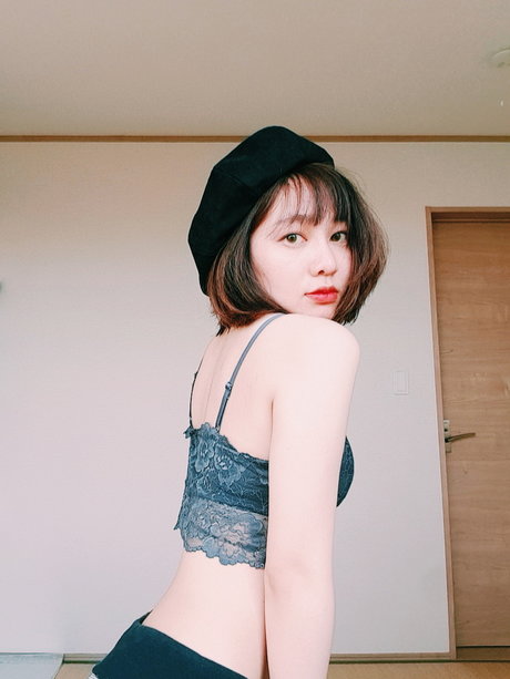 Rubyko 高品質モデル 写真