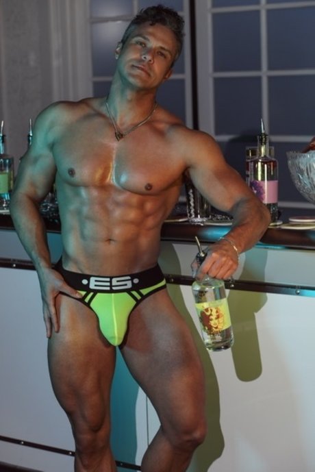 Ironaddict unleashed トップモデル 写真
