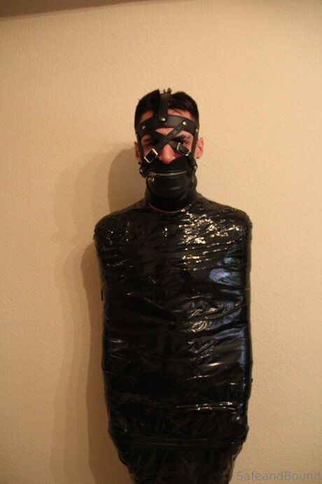 Safe and Bound xxxモデル 写真
