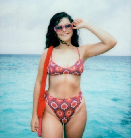 Maisa Silva トップモデル 写真