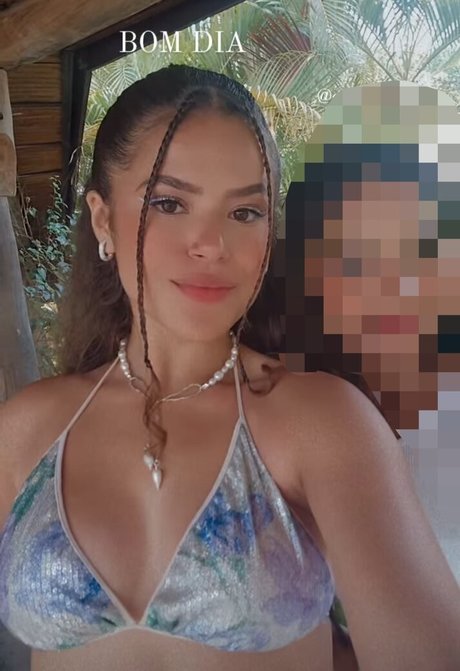 Maisa Silva 裸のポルノスター 写真