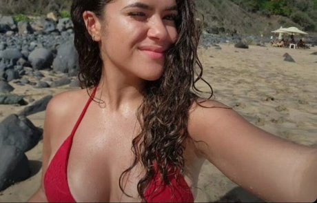 Maisa Silva ポルノスター セックス 画像