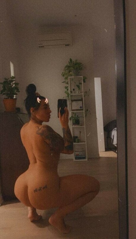 Thickfrenchie セクシーなポルノスター 写真
