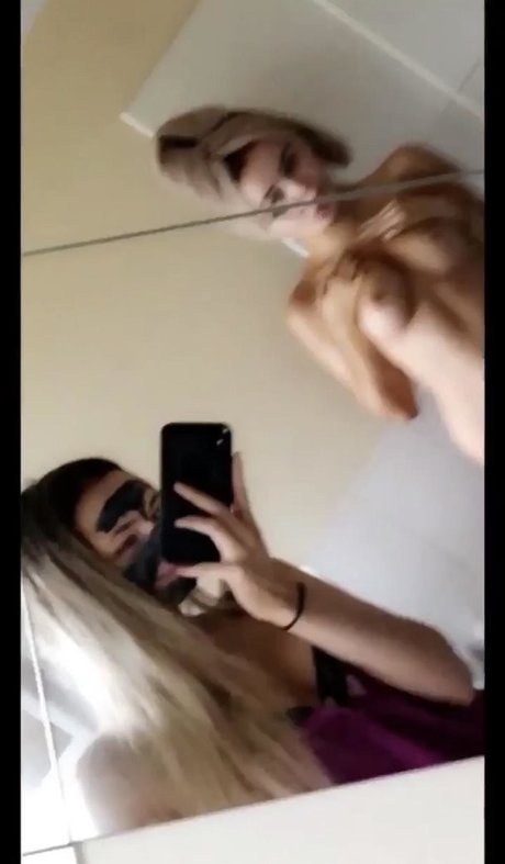 ジンジャーオンリーファン セクシー裸 写真