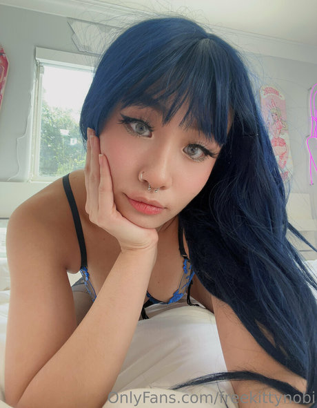 freekittynobi エロティック女優 写真