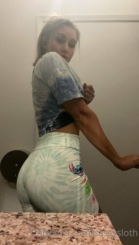 sassysloth ポルノスター 可愛い 写真