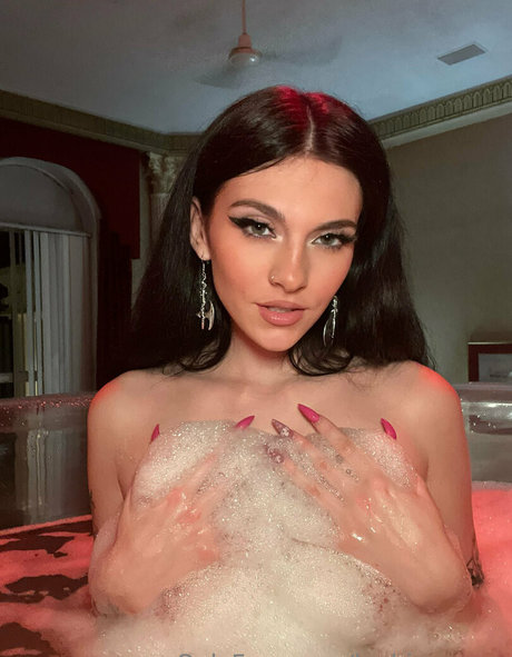 leahjamesxo スター xxx 画像