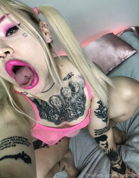 Nasty bimbo かわいいスター 写真