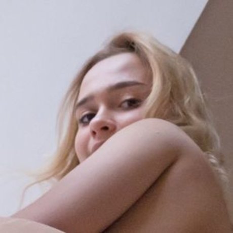 Aimee Rox 無料女優 写真