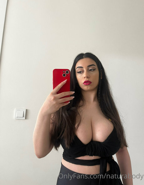 mervedamla XXXモデル 画像