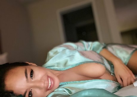 kittenlatenight ポルノ女優 画像